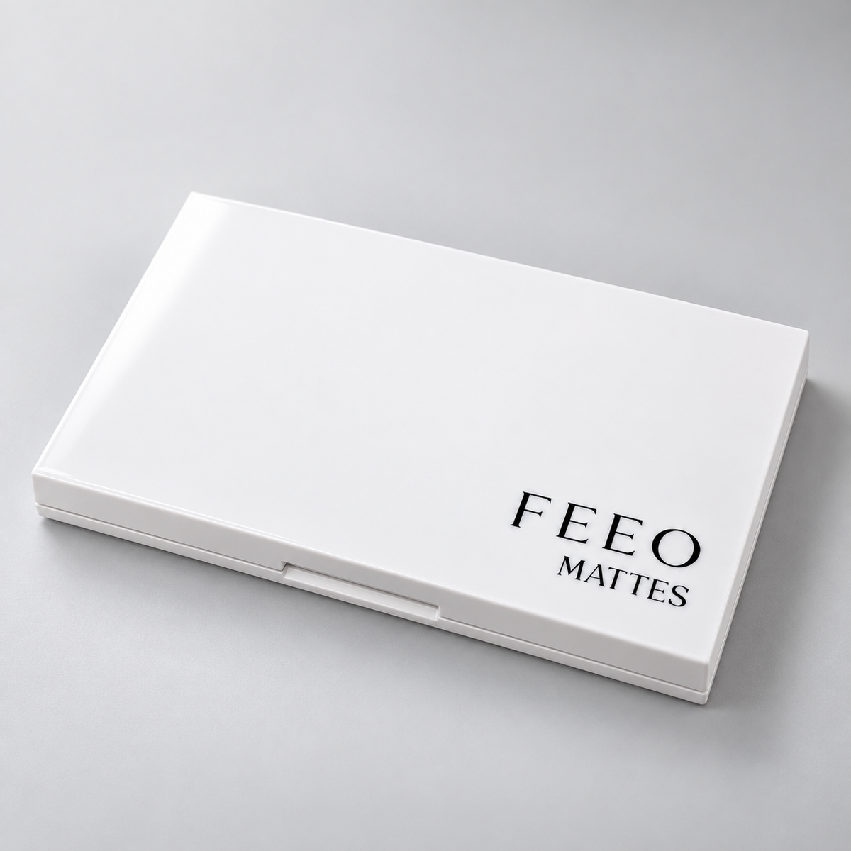 Closed white FEEO MATTES eyeshadow palette